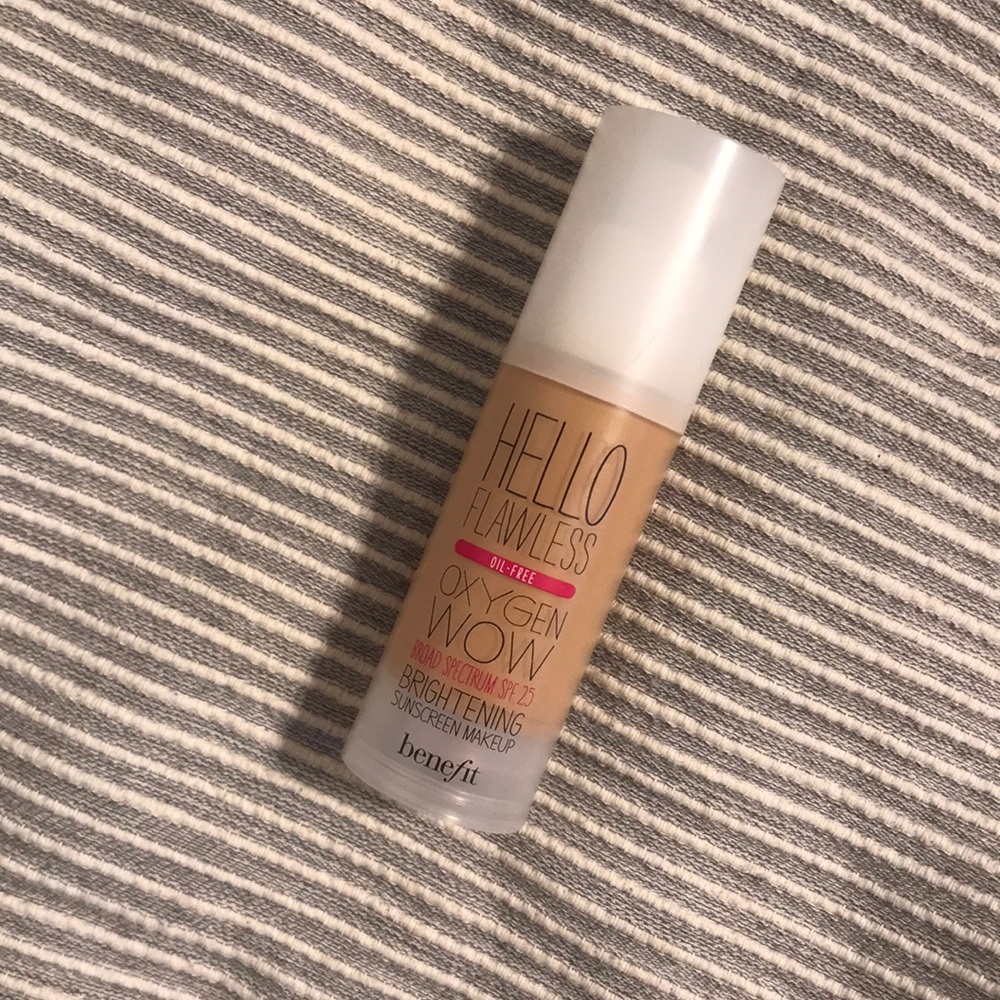 Benefit Hello Flawless Oxygen Wow Foundation